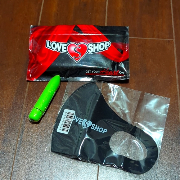 Free with Purchase - Picture 1 of 2